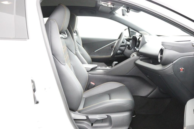 Toyota C-HR - 2.0 Plug-in Hybrid 220 Première Edition 21