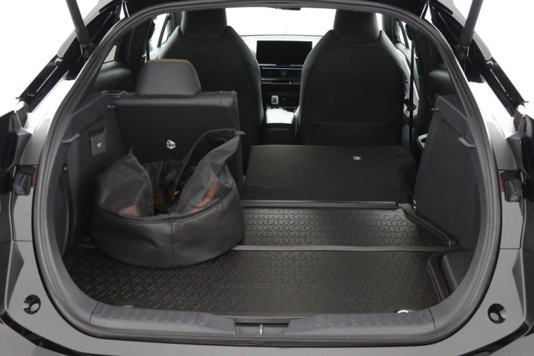 Toyota C-HR - 2.0 Plug-in Hybrid 220 Première Edition 23