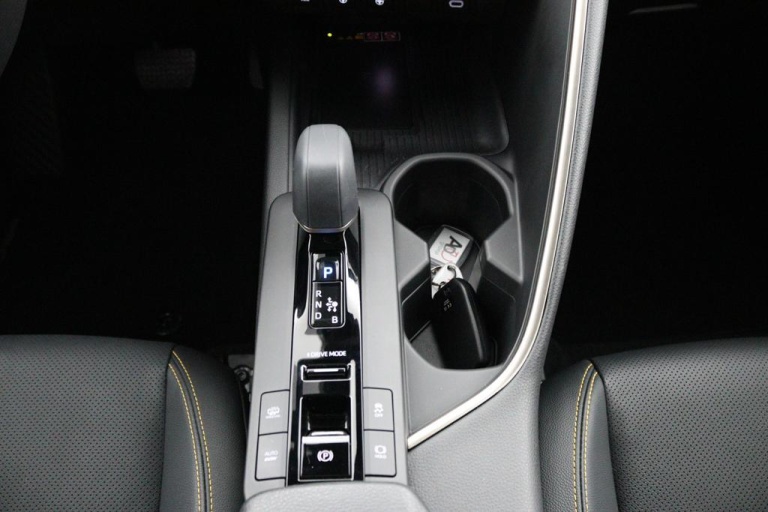 Toyota C-HR - 2.0 Plug-in Hybrid 220 Première Edition 25