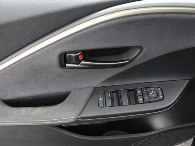 Toyota C-HR - 2.0 Plug-in Hybrid 220 Première Edition