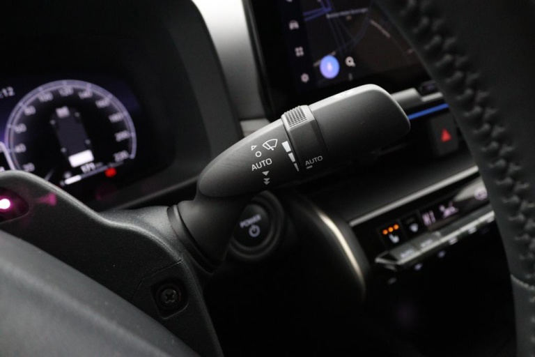 Toyota C-HR - 2.0 Plug-in Hybrid 220 Première Edition 30