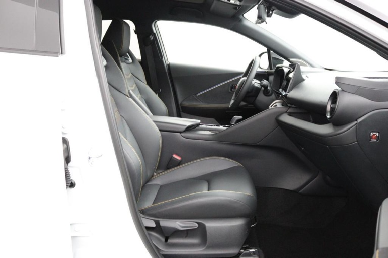 Toyota C-HR - 2.0 Plug-in Hybrid 220 Première Edition 47
