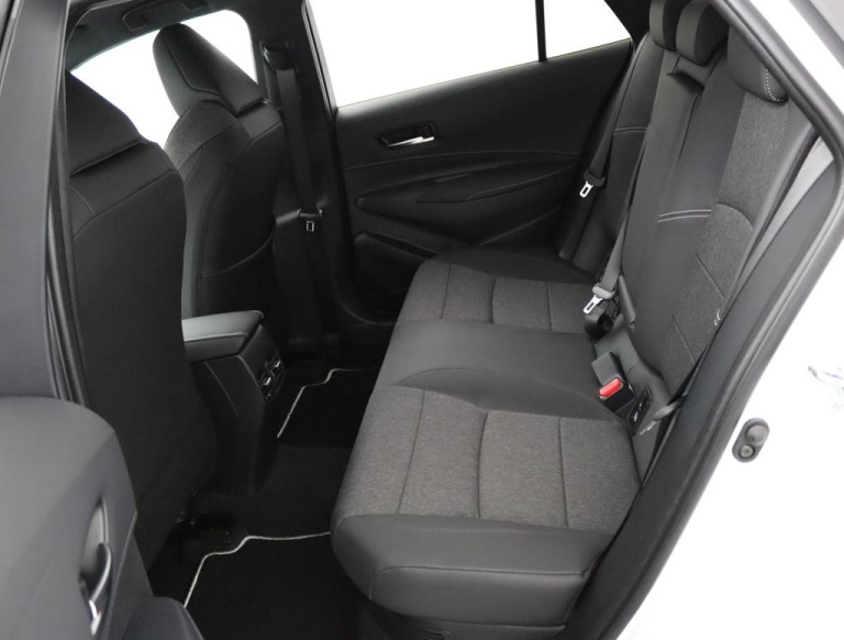 Toyota Corolla Touring Sports - Hybrid 140 Business Plus 18