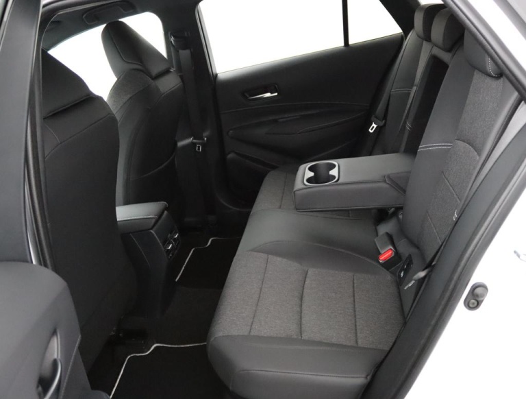 Toyota Corolla Touring Sports - Hybrid 140 Business Plus 38