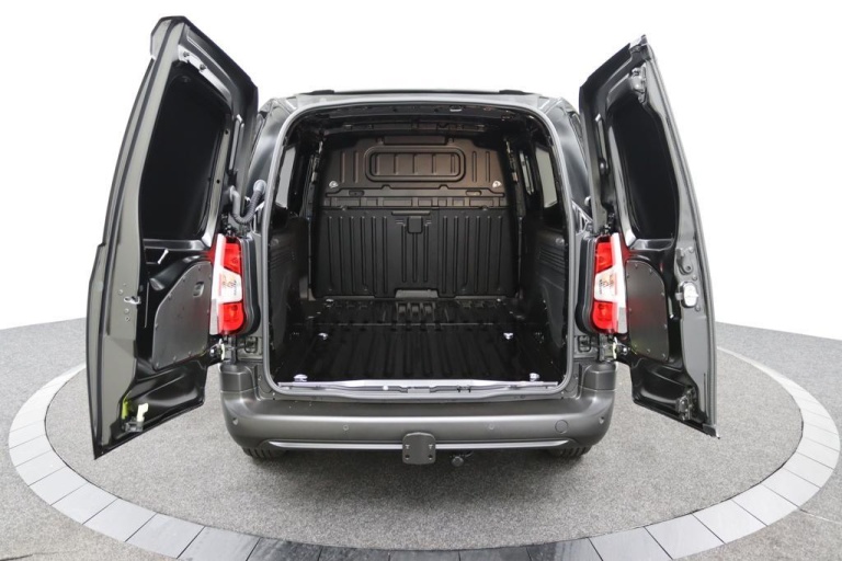 Toyota PROACE CITY - 1.5 D-4D Challenger L2 Long 9