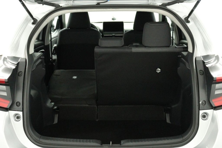 Toyota Yaris - 1.5 Hybrid 115 First Edition 24