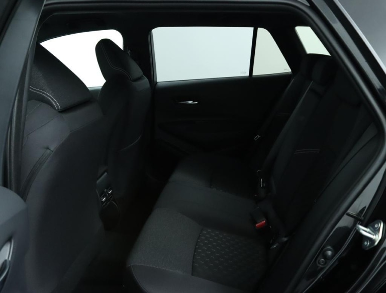 Suzuki Swace - 1.8 Hybrid Select 18