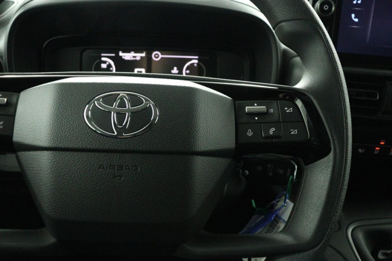 Toyota PROACE CITY - 1.5 D-4D Challenger + 21