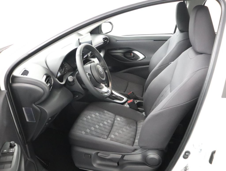 Toyota Yaris - 1.5 Hybrid 115 Active 17