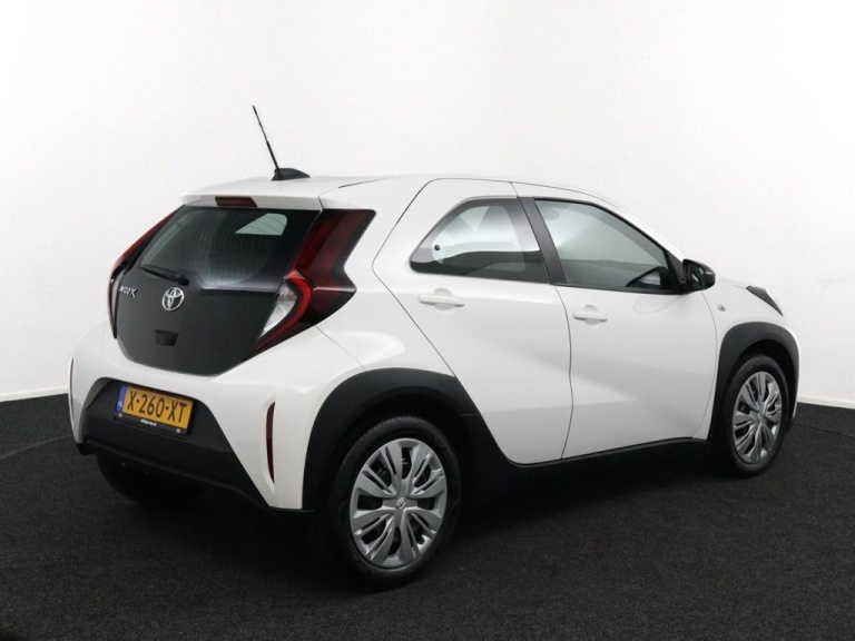 Toyota Aygo X - 1.0 VVT-i MT Play 2