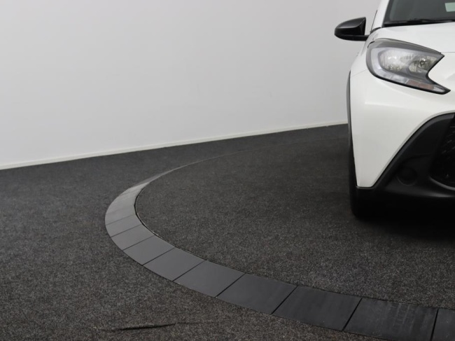 Toyota Aygo X - 1.0 VVT-i MT Play