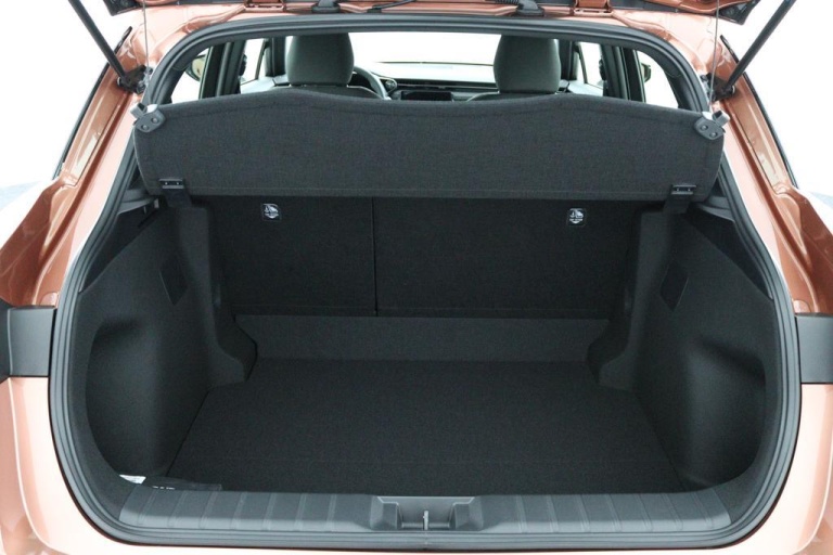 Lexus LBX - 2WD 23