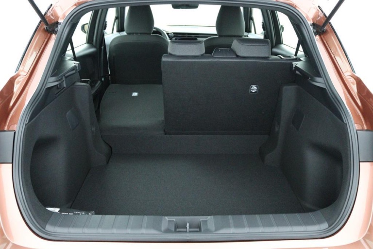 Lexus LBX - 2WD 24