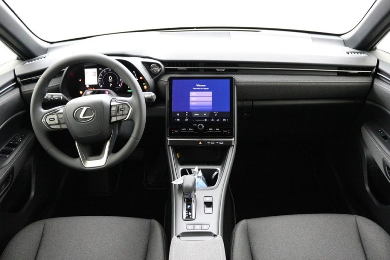 Lexus LBX - 2WD 4