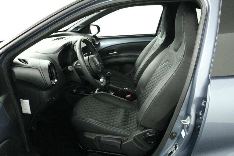 Toyota Aygo X - 1.0 VVT-i MT Premium 17