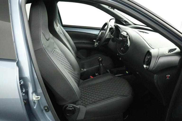 Toyota Aygo X - 1.0 VVT-i MT Premium 22