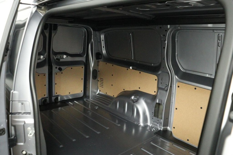 Toyota PROACE Long Worker - 2.0 D-4D L2 Challenger 15