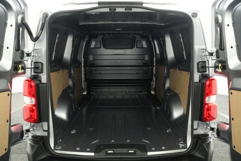 Toyota PROACE Long Worker - 2.0 D-4D L2 Challenger 25