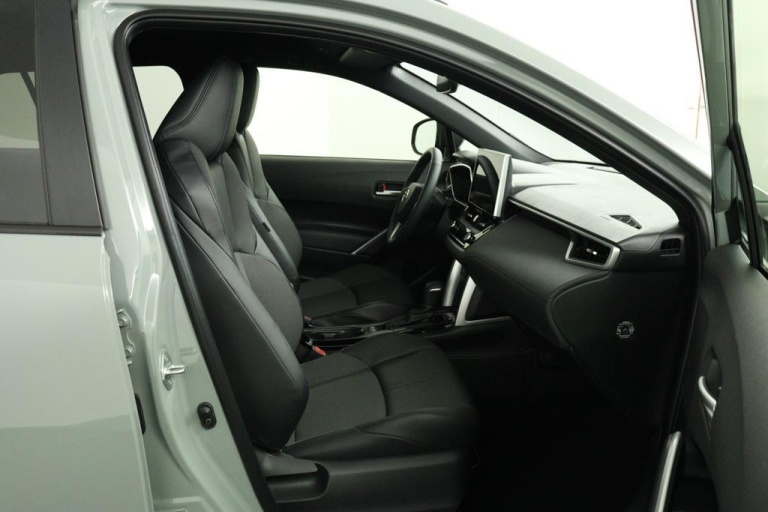 Toyota Corolla Cross - Hybrid 140 Style 21