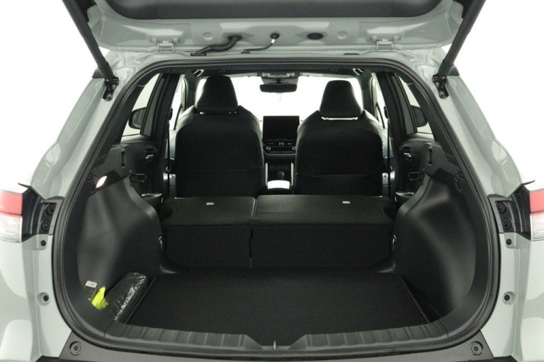 Toyota Corolla Cross - Hybrid 140 Style 24
