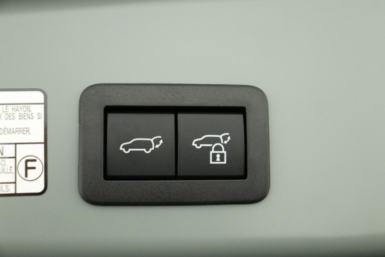 Toyota Corolla Cross - Hybrid 140 Style 40