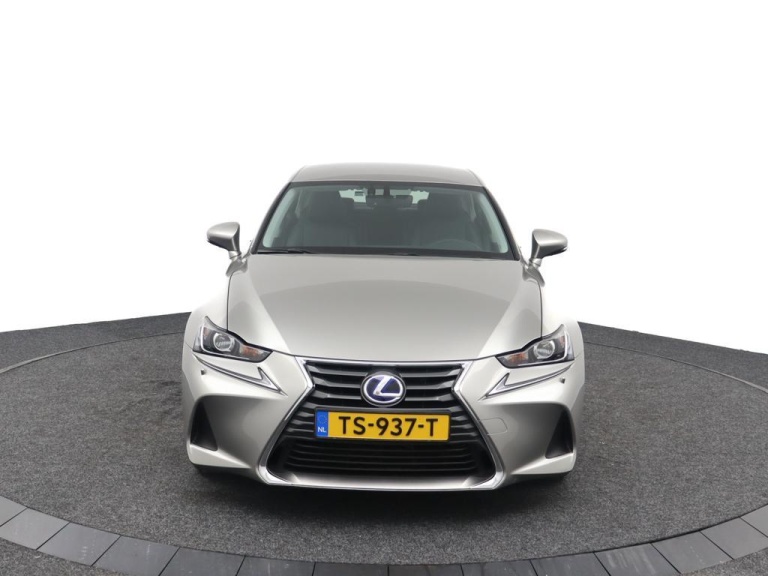 Lexus IS - 300h Hybrid Business Line 16