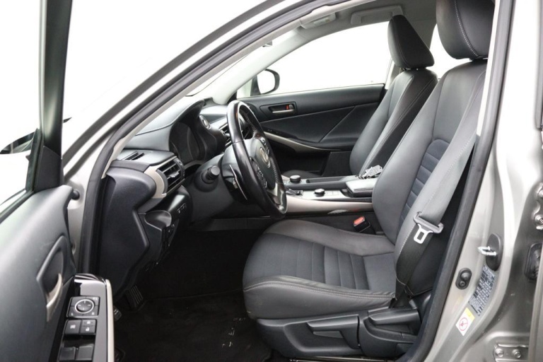 Lexus IS - 300h Hybrid Business Line 17