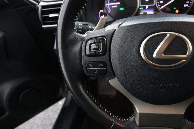 Lexus IS - 300h Hybrid Business Line 19