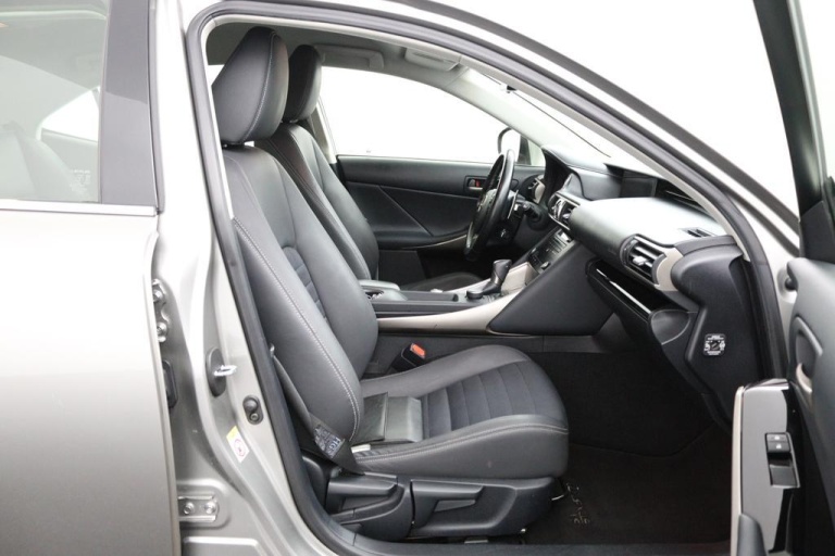 Lexus IS - 300h Hybrid Business Line 22
