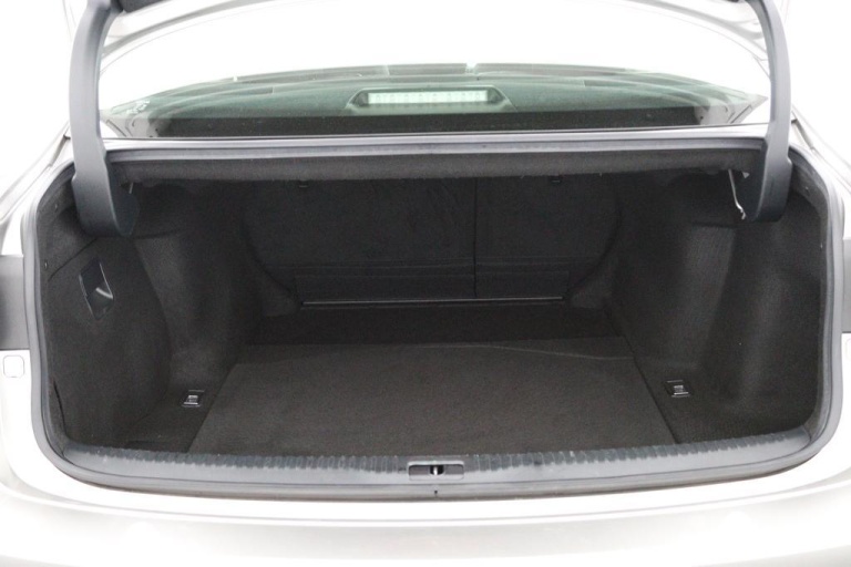 Lexus IS - 300h Hybrid Business Line 23