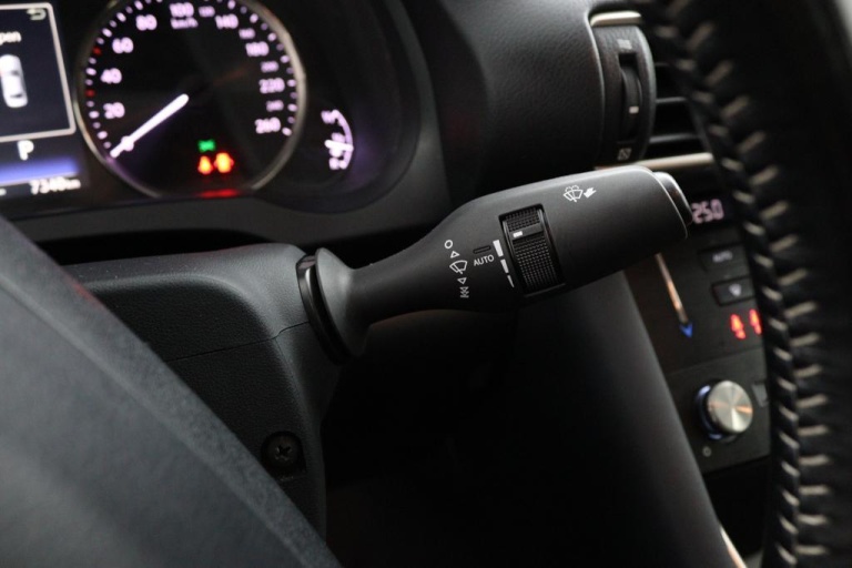 Lexus IS - 300h Hybrid Business Line 28