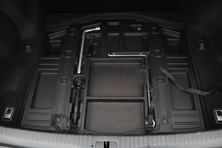 Lexus IS - 300h Hybrid Business Line 30