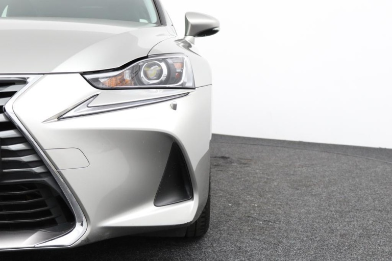 Lexus IS - 300h Hybrid Business Line 33