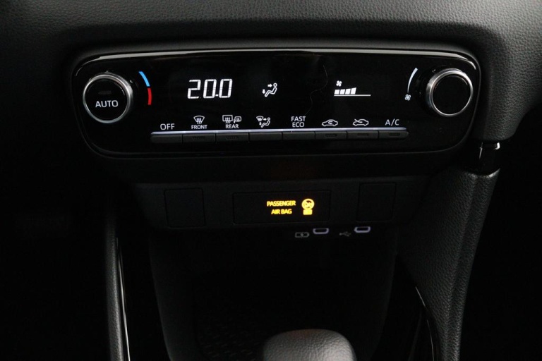 Toyota Yaris - 1.5 Hybrid 115 First Edition 17
