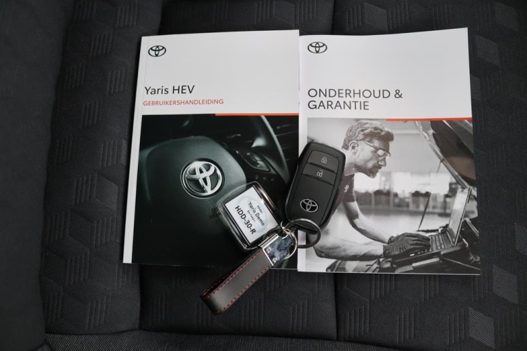Toyota Yaris - 1.5 Hybrid 115 First Edition 19