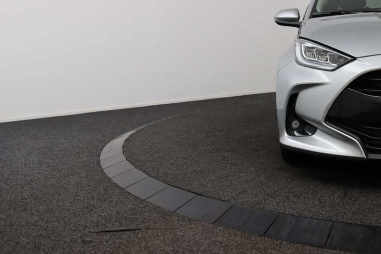 Toyota Yaris - 1.5 Hybrid 115 First Edition 35