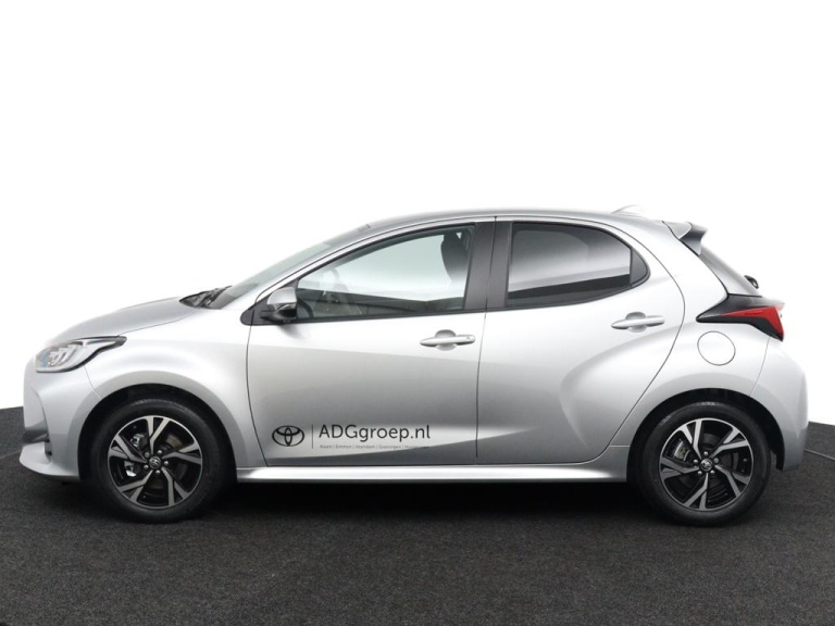 Toyota Yaris - 1.5 Hybrid 115 First Edition 5