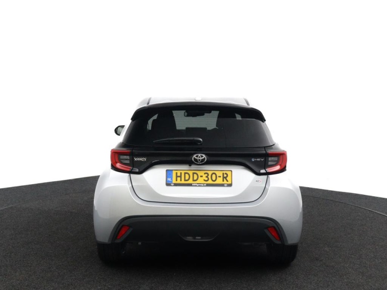 Toyota Yaris - 1.5 Hybrid 115 First Edition 8
