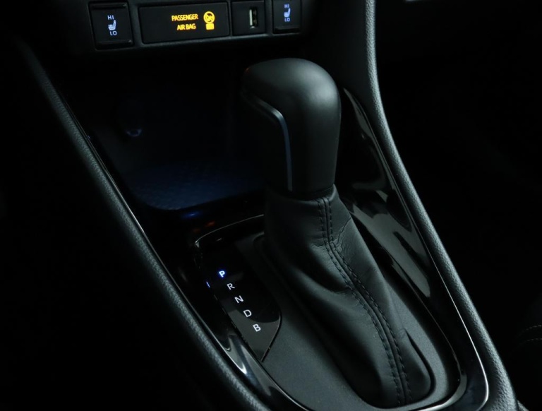 Toyota Yaris - 1.5 Hybrid Executive 26