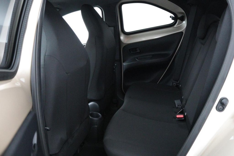 Toyota Aygo X - 1.0 VVT-i MT Pulse 17