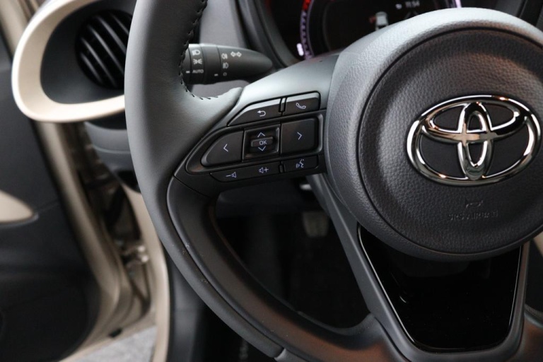 Toyota Aygo X - 1.0 VVT-i MT Pulse 18