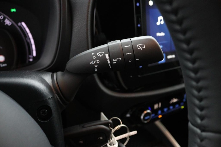 Toyota Aygo X - 1.0 VVT-i MT Pulse 29