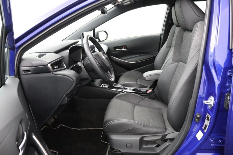 Toyota Corolla Touring Sports - 1.8 Hybrid First Edition 17