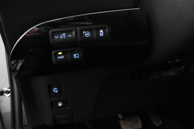 Toyota Prius - 1.8 Plug-in Executive 29