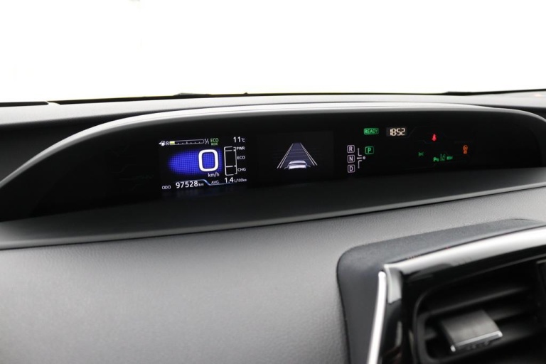 Toyota Prius - 1.8 Plug-in Executive 6