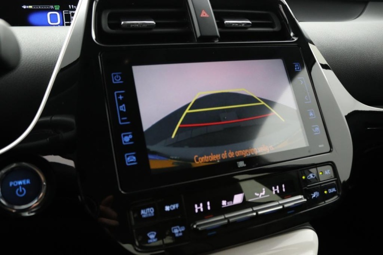Toyota Prius - 1.8 Plug-in Executive 8