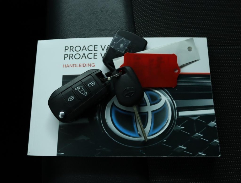 Toyota PROACE Compact - 1.5 D-4D Cool Comfort 10