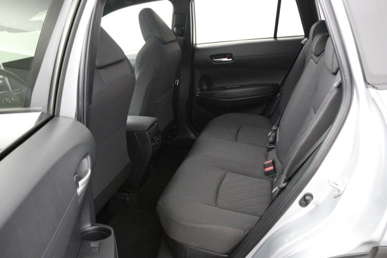 Toyota Corolla Cross - 2.0 High Power Hybrid First Edition 18