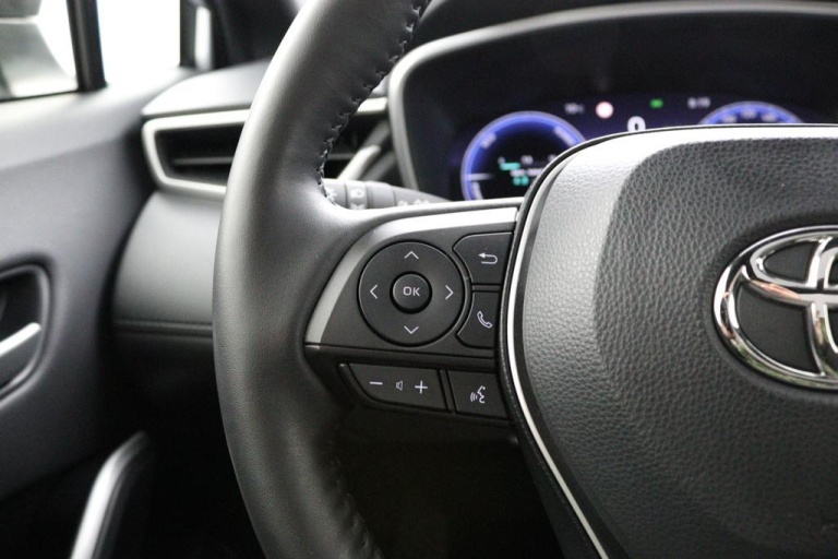 Toyota Corolla Cross - 2.0 High Power Hybrid First Edition 19