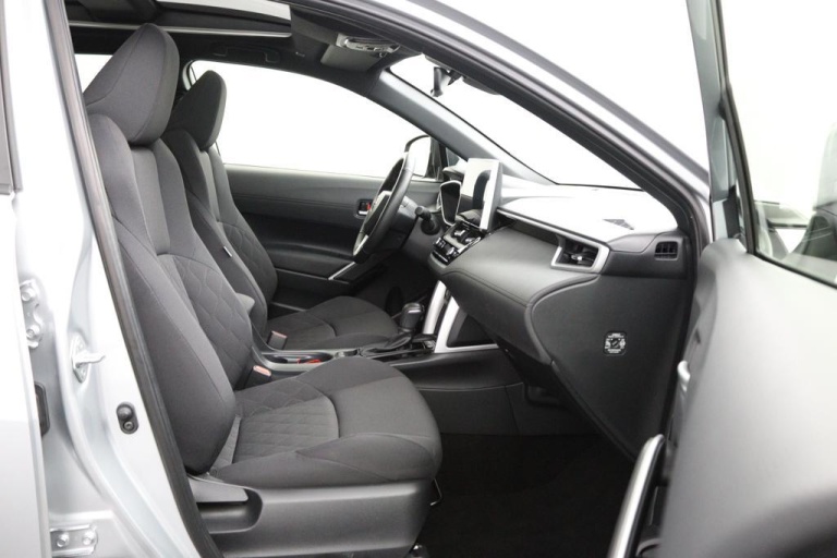 Toyota Corolla Cross - 2.0 High Power Hybrid First Edition 22